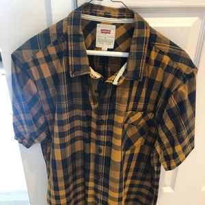 Short sleeve button down